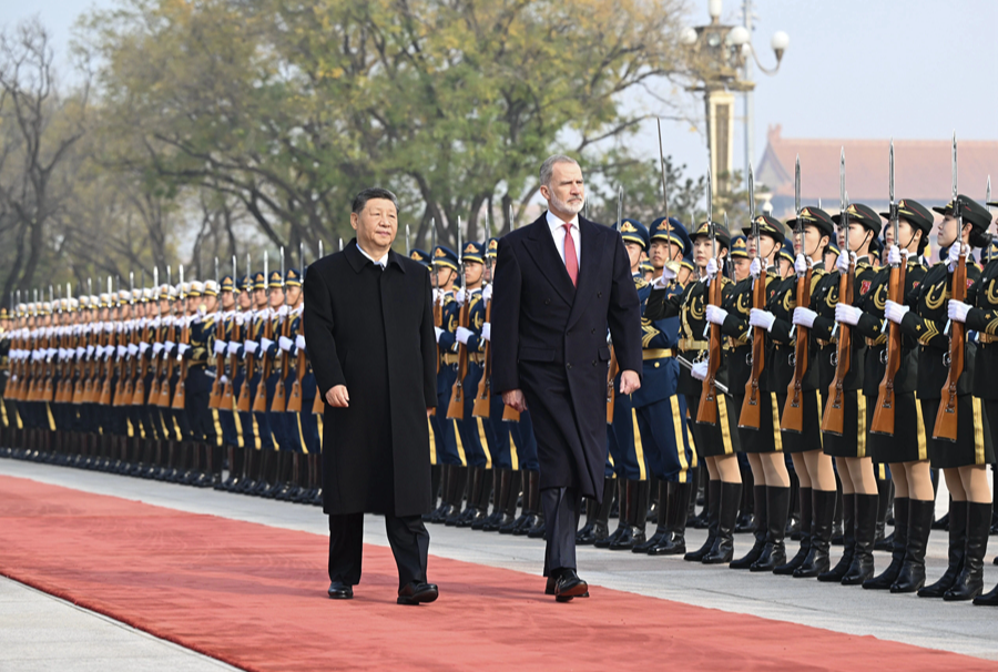 习近平会见西班牙国王费利佩六世
